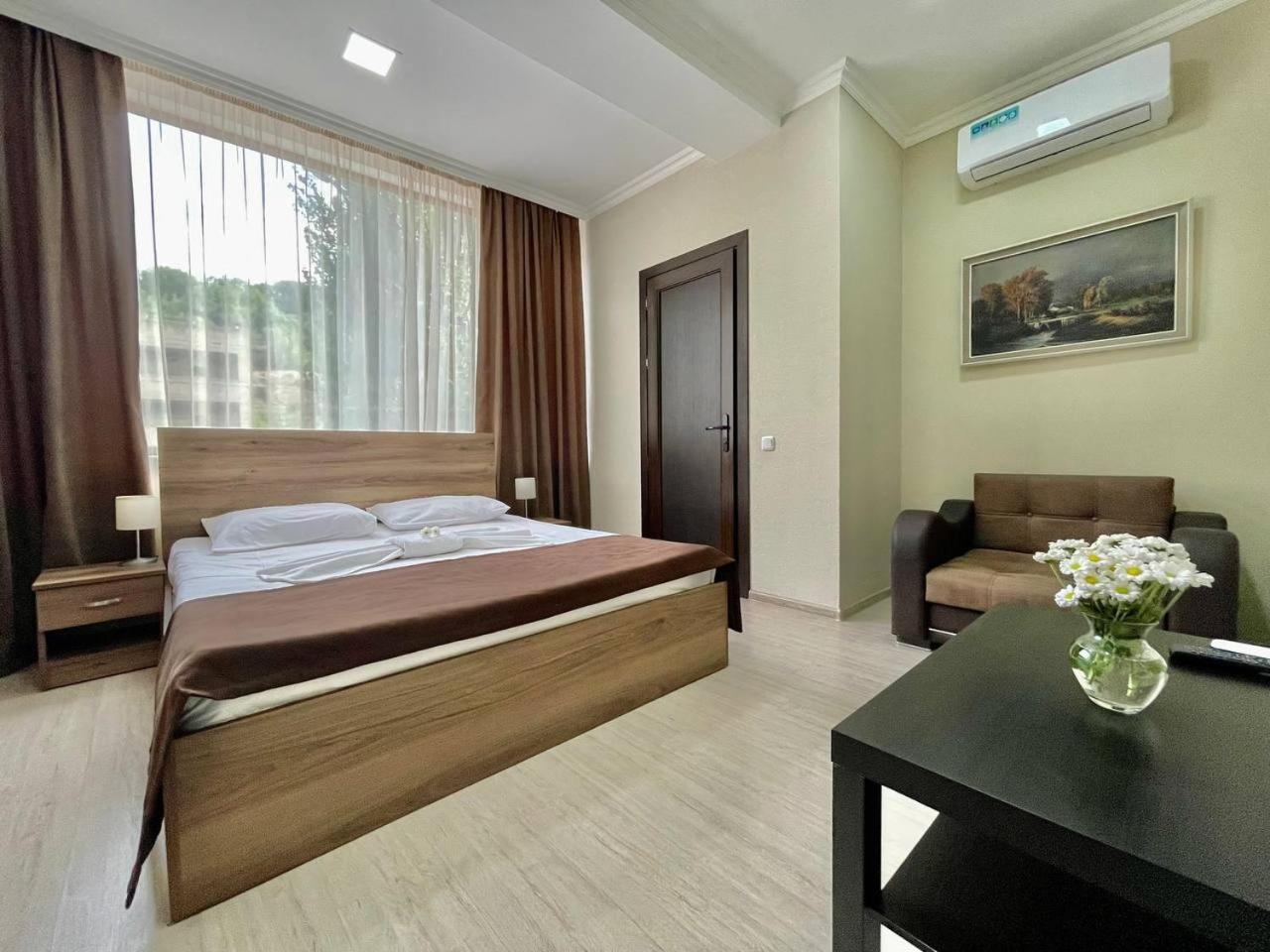 Merien Hotel Γιερεβάν Εξωτερικό φωτογραφία